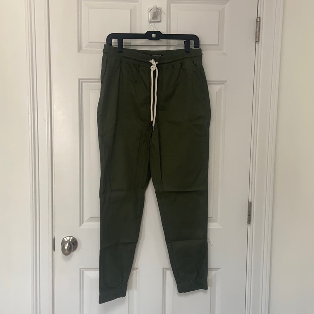 Lynwood olive green joggers